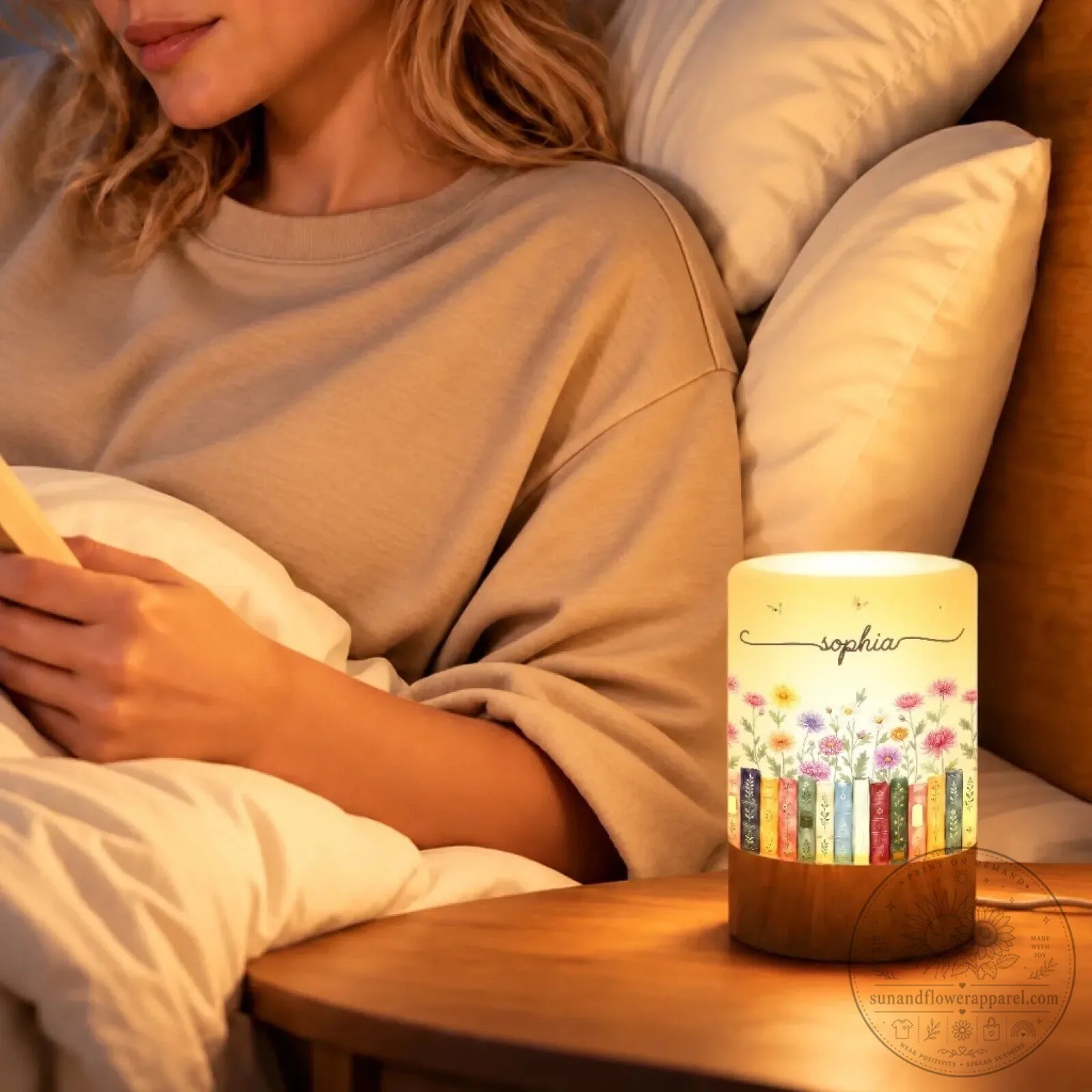 Personalized Floral Bookshelf Night Light for Book Lovers, Custom Name Lamp 9 Personalized Floral Bookshelf Night Light for Book Lovers, Custom Name Lamp